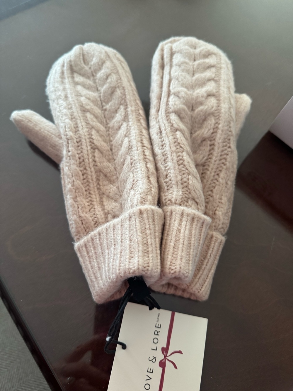 Cream Cable Knit Mittens womenโs